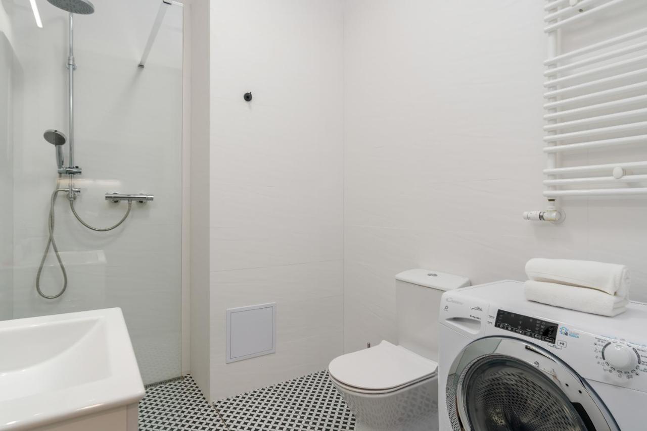 Deluxe Mtp Apartments Matejki By Noclegi Renters بوزنان المظهر الخارجي الصورة
